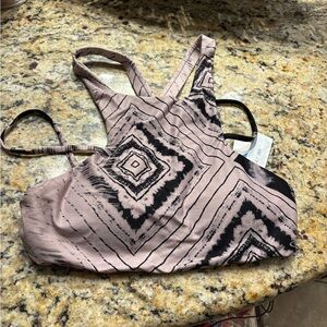 O’Neil criss cross sports bra Beaumont high neck size s